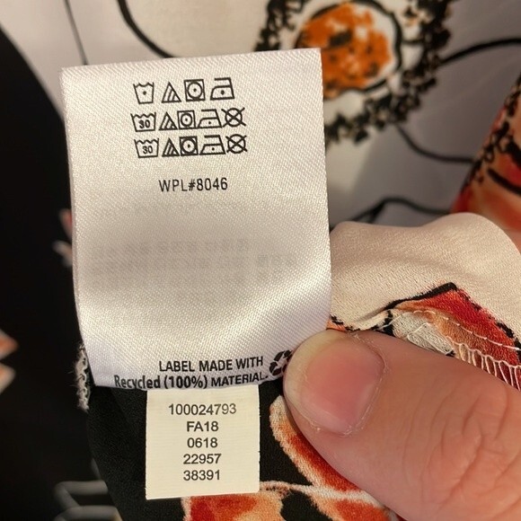 Alfani Black Red Floral Print Blouse Women’s 3X Long Sleeve Split Cuff Top - Picture 11 of 12